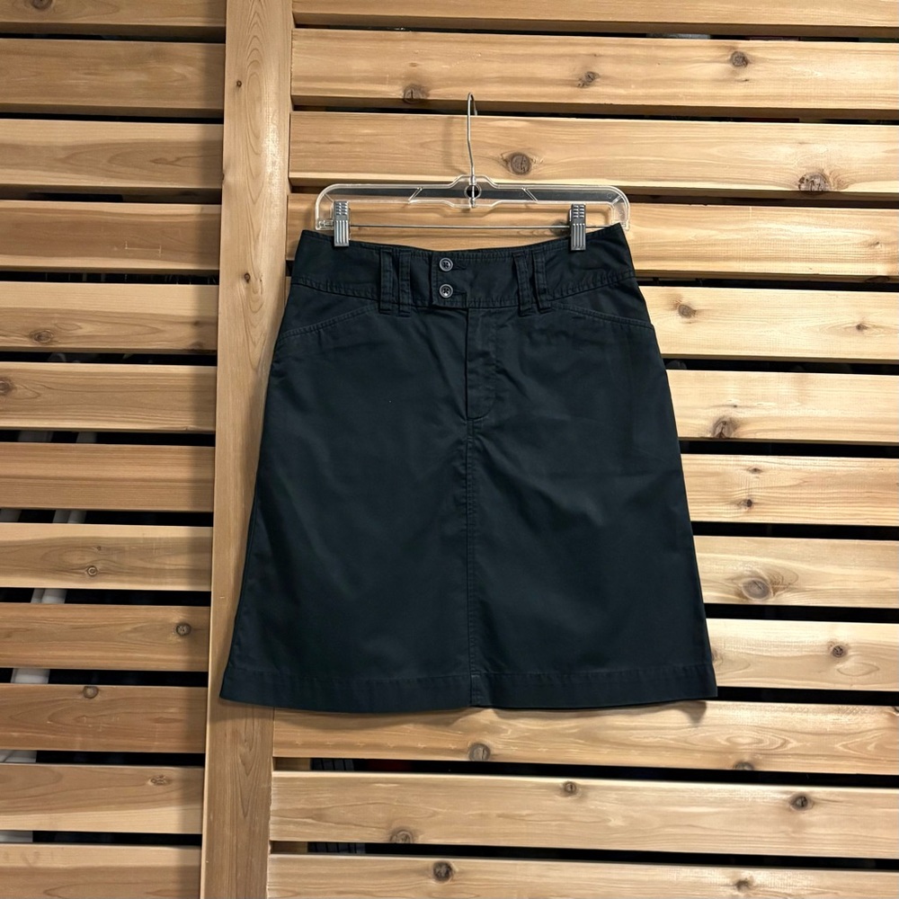 Gap Y2K 100% Cotton Black Knee-Length Skirt Button front with Pockets